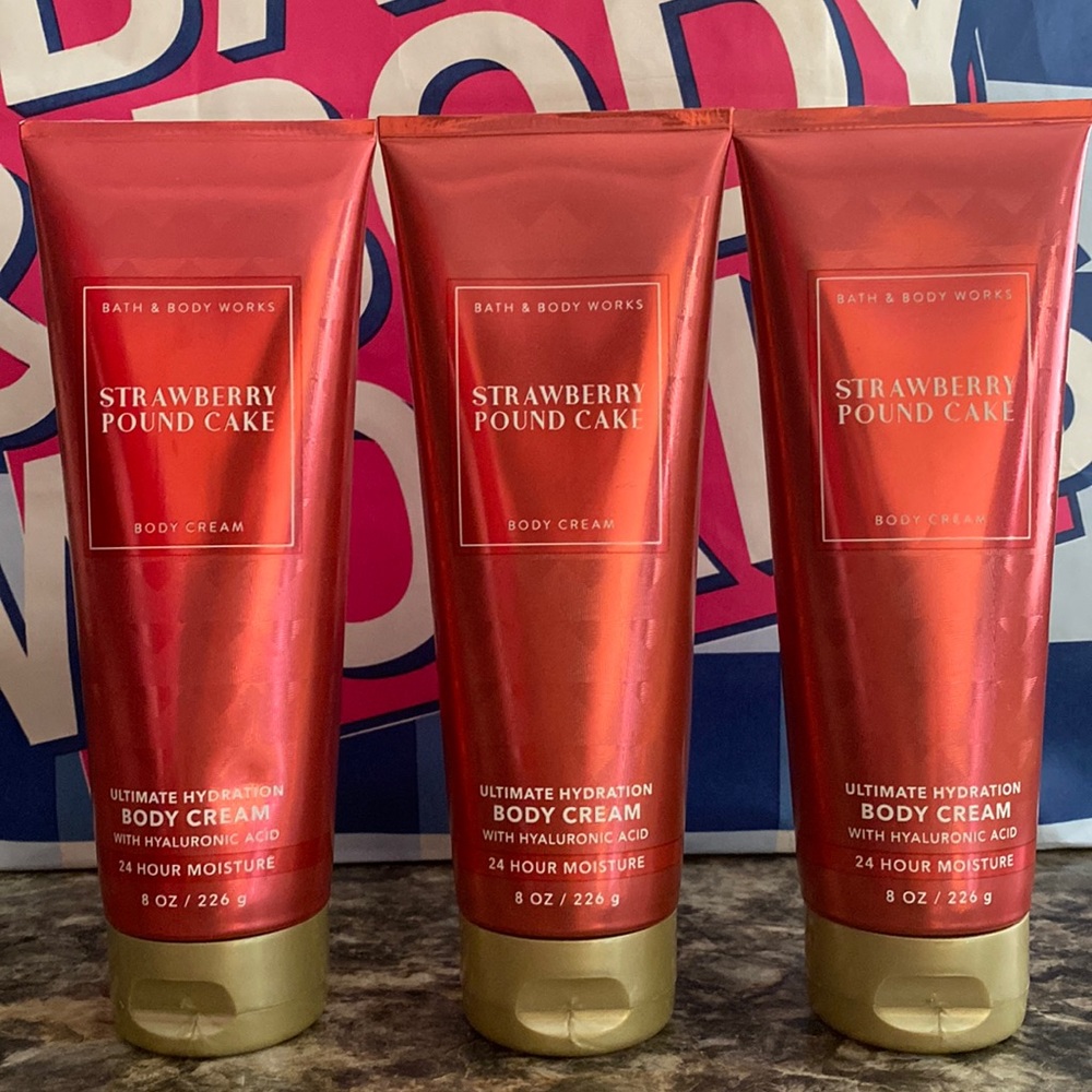 Bath & Body Works strawberry pound cake set